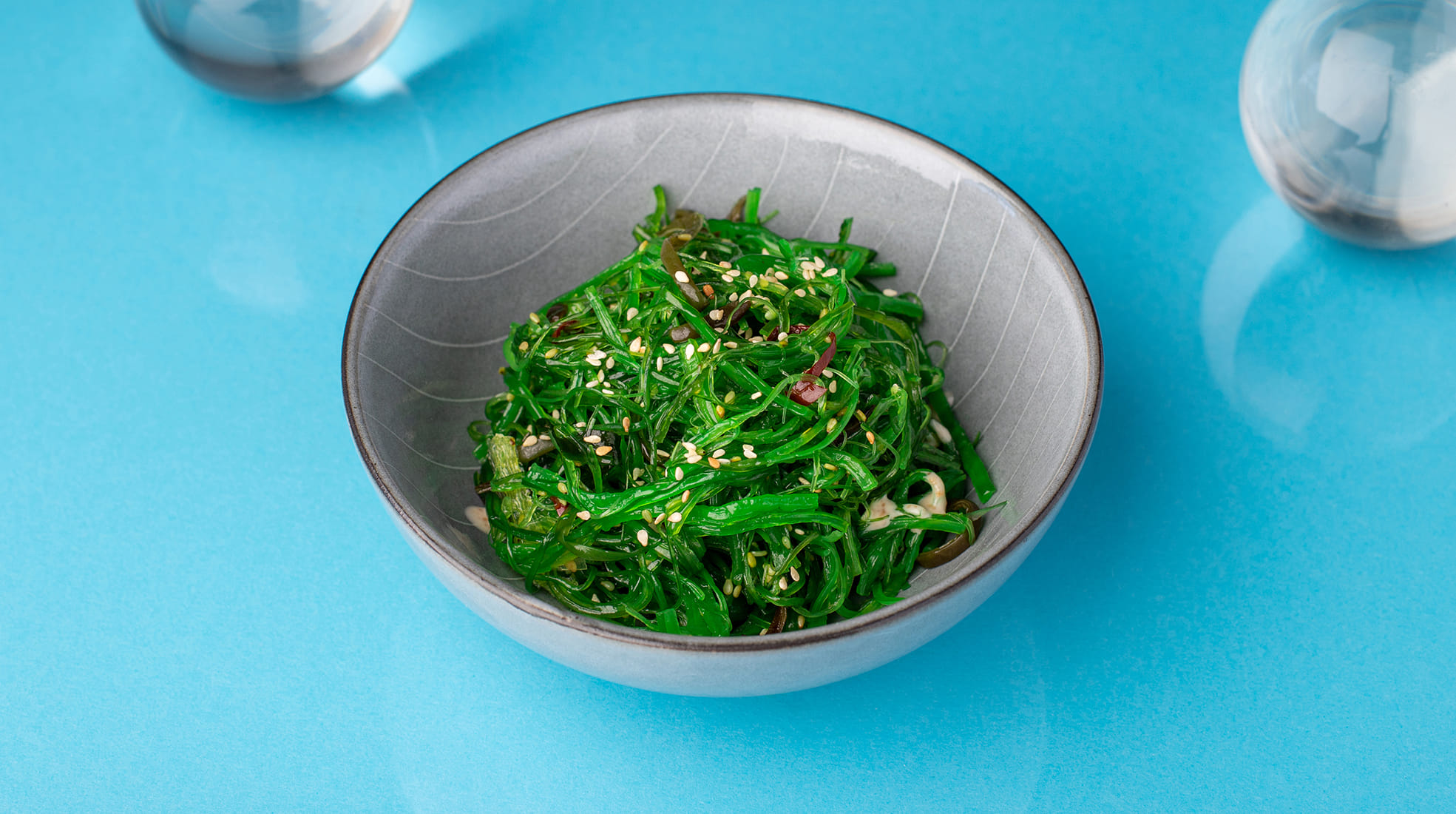 Заказать вкусные салаты в Тюмени с доставкой на дом и в офис | Мир Суши ...